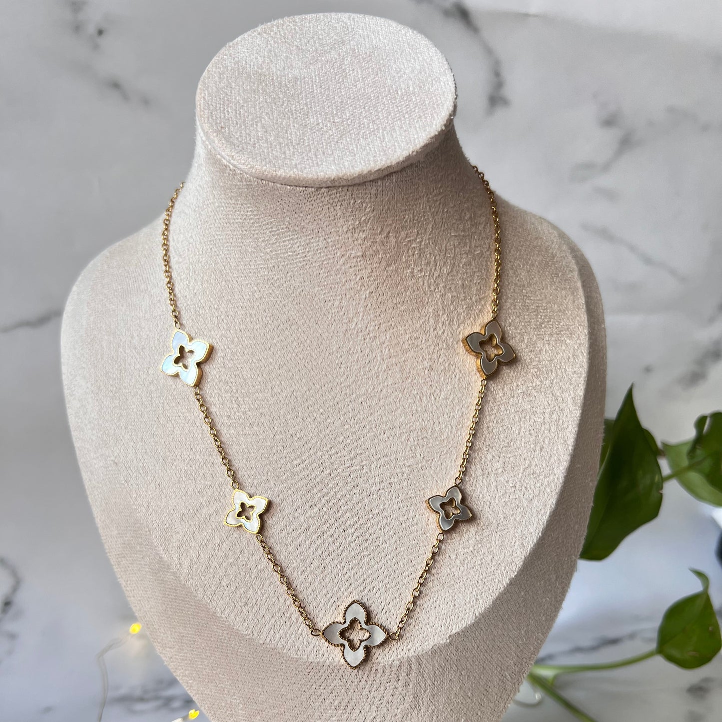 Clover MOP necklace
