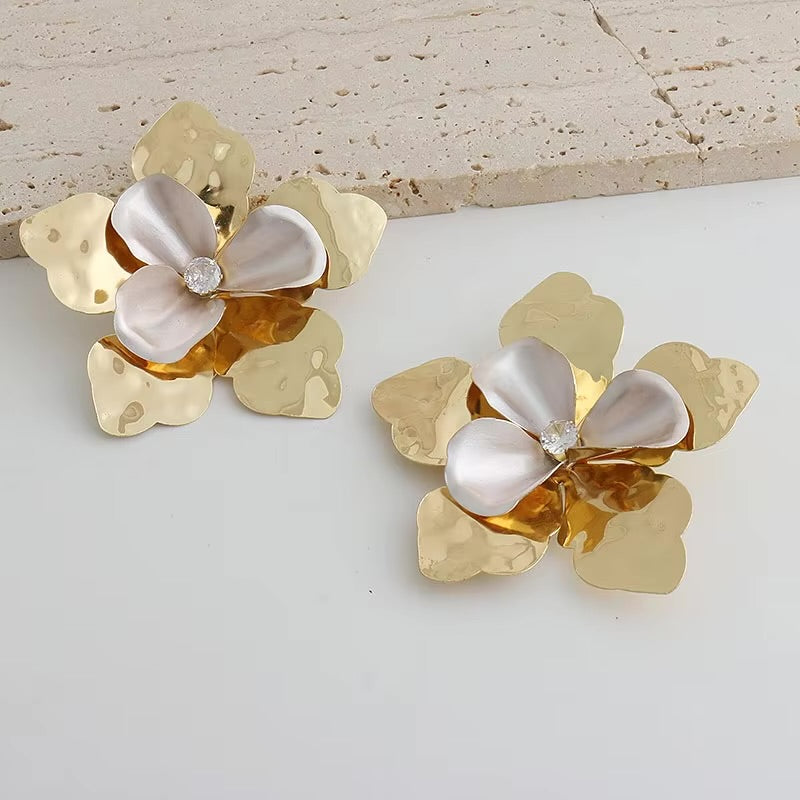 Daisy Studs