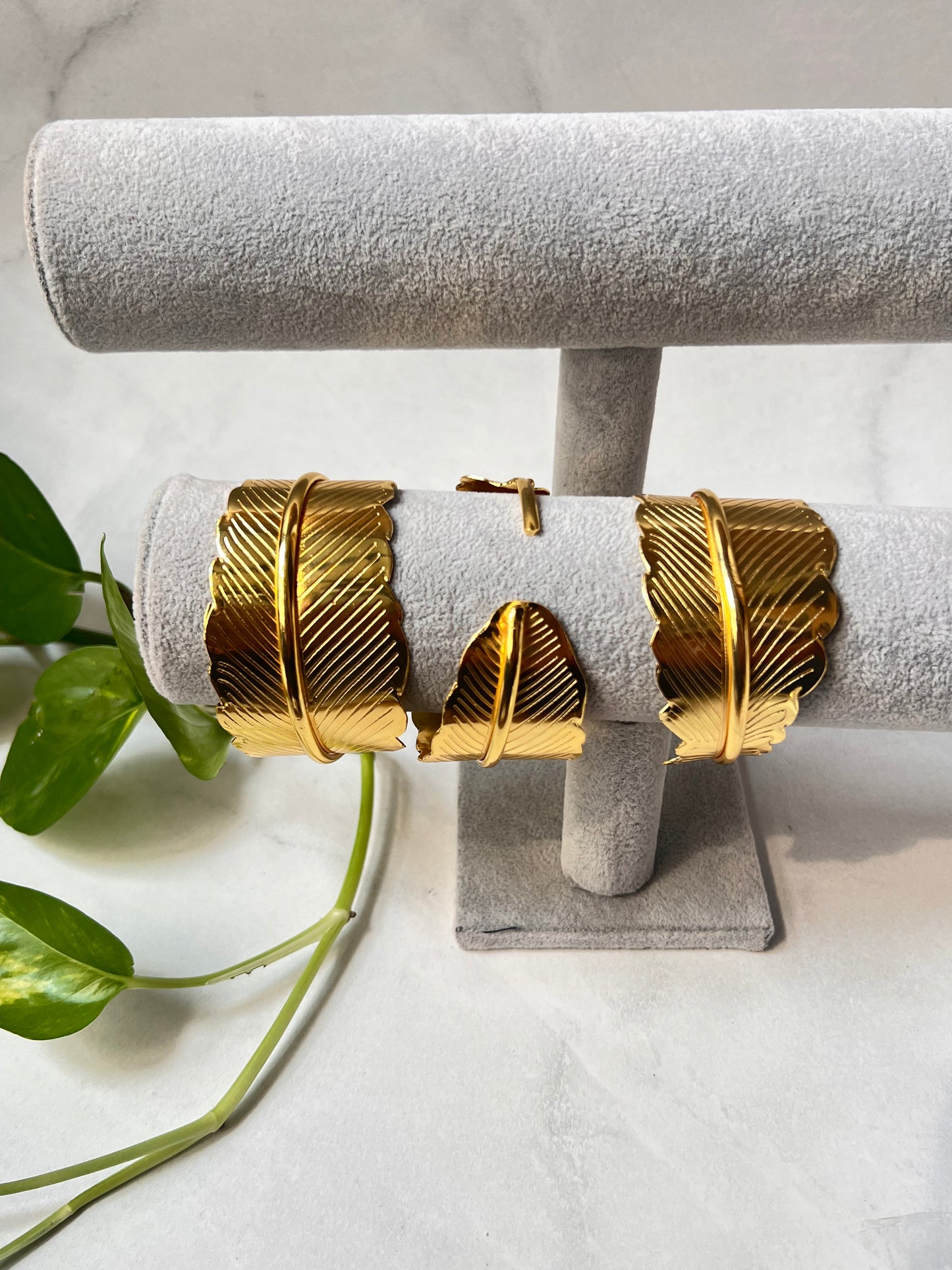 Leafy Brass Hand Cuff