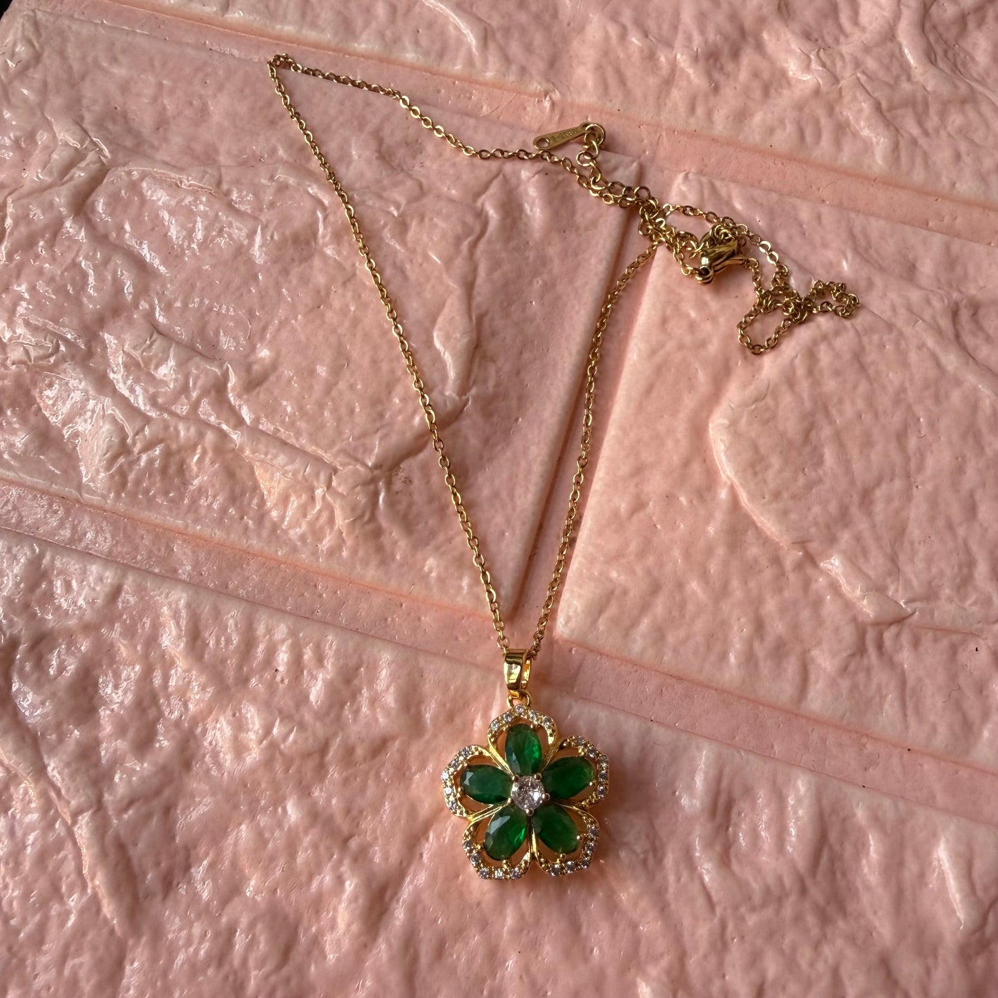 Emer Flower Necklace