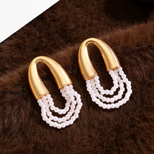 Blink Pearl Earrings
