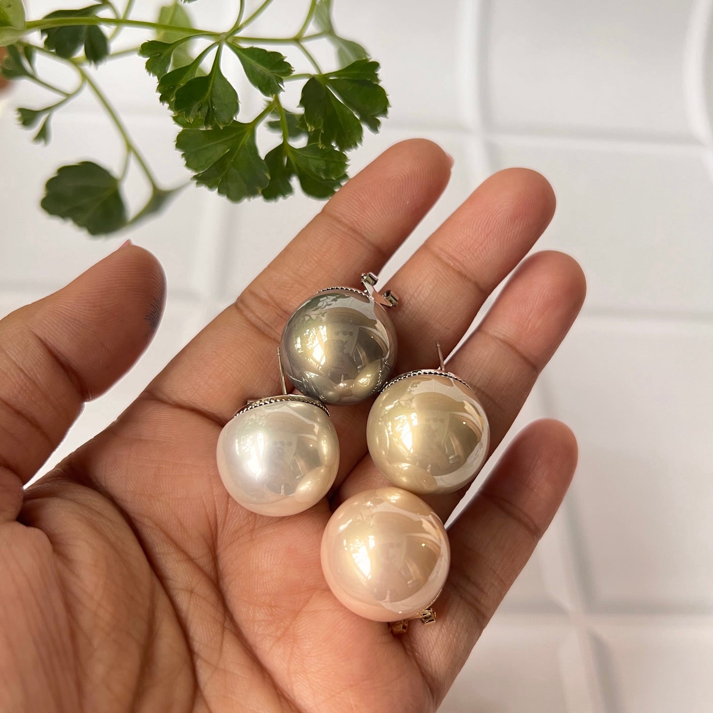 Pearl Studs - 20mm
