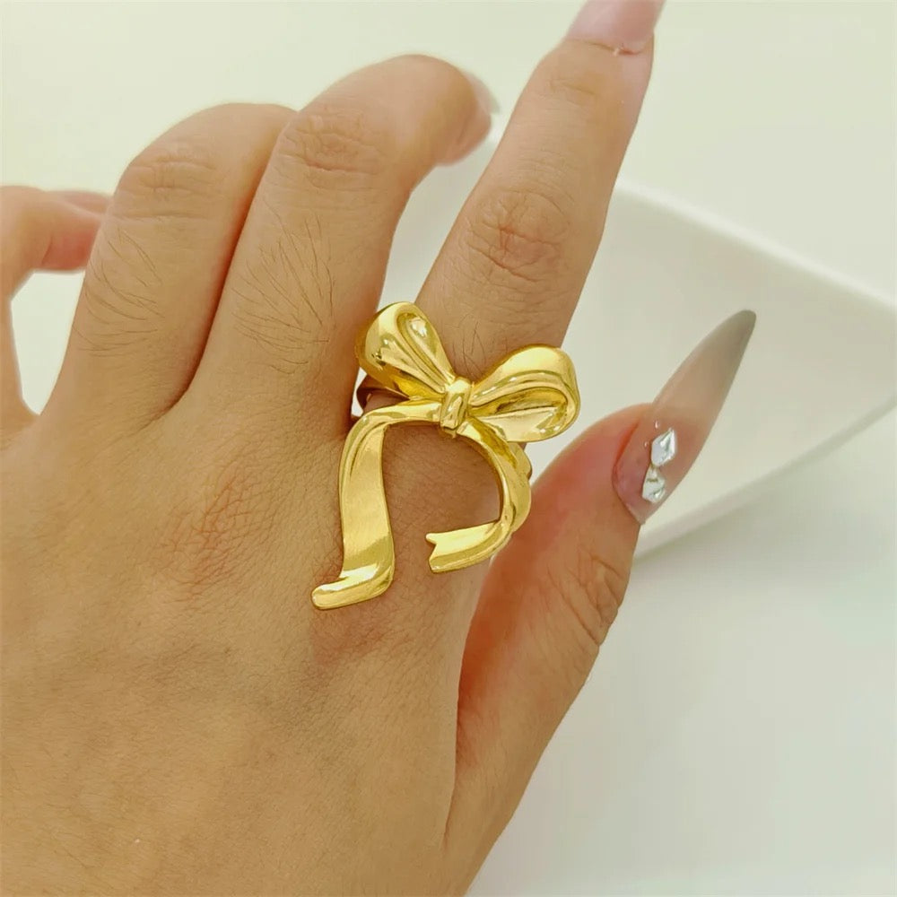 Bitsy Bow Ring