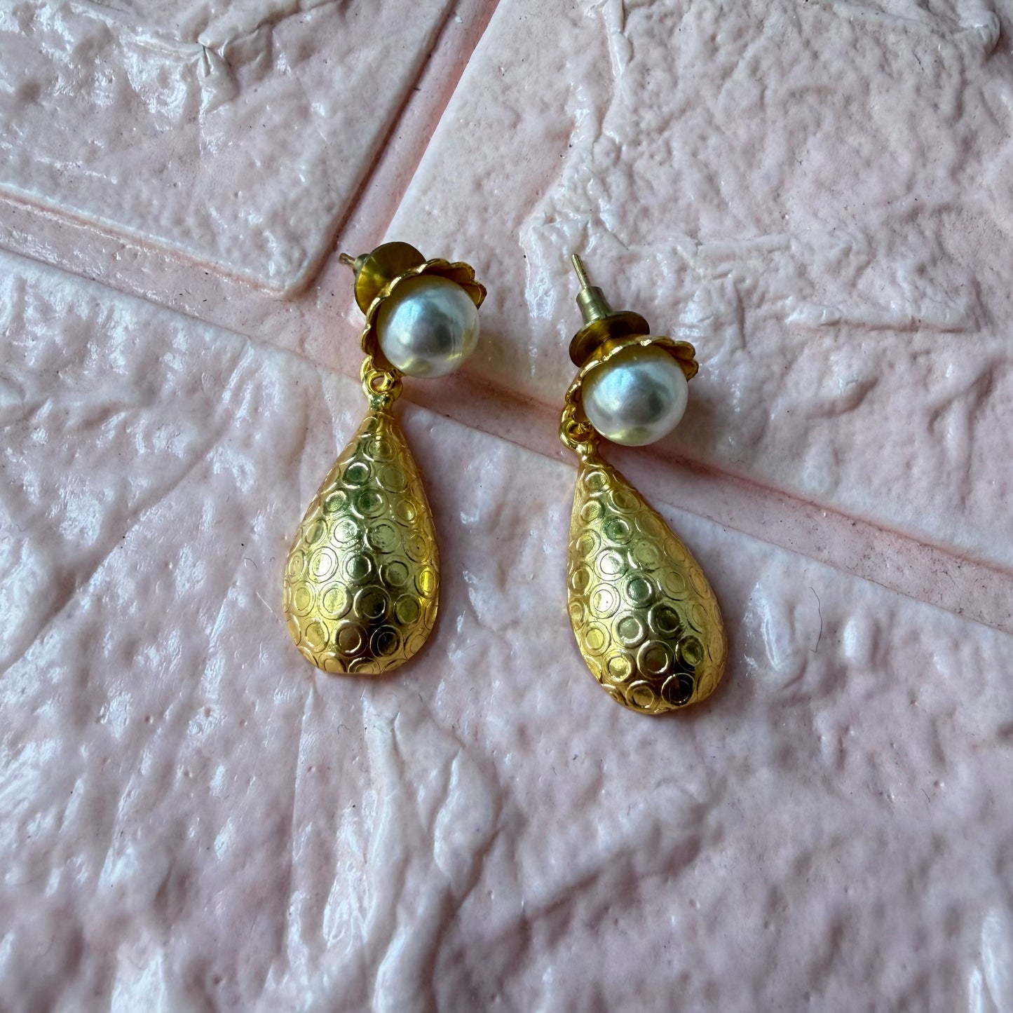 Drop Pearl earrings