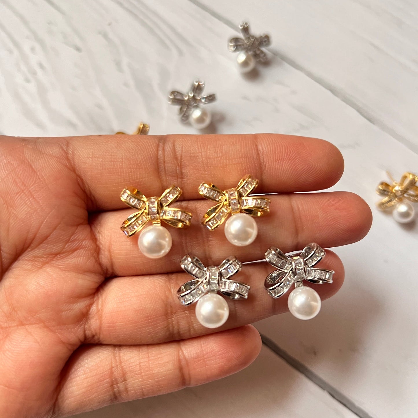 Mona Pearl Bow Studs