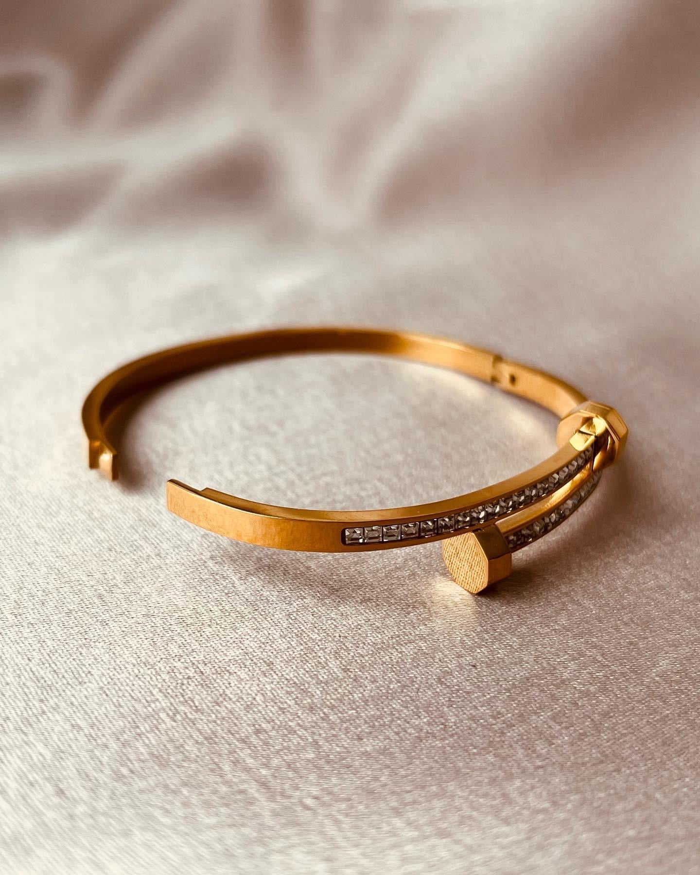 Bumbell Bracelet
