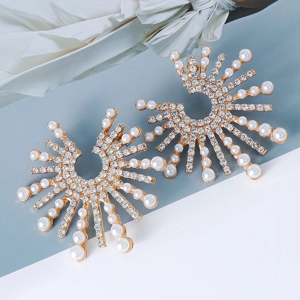 Kriti Pearl Earrings