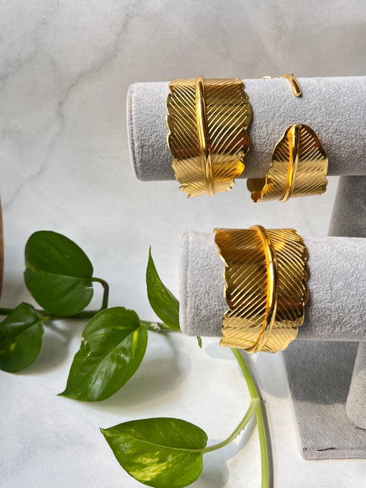 Leafy Brass Hand Cuff