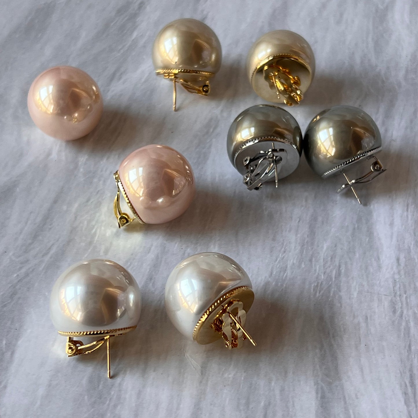 Pearl studs - 25mm