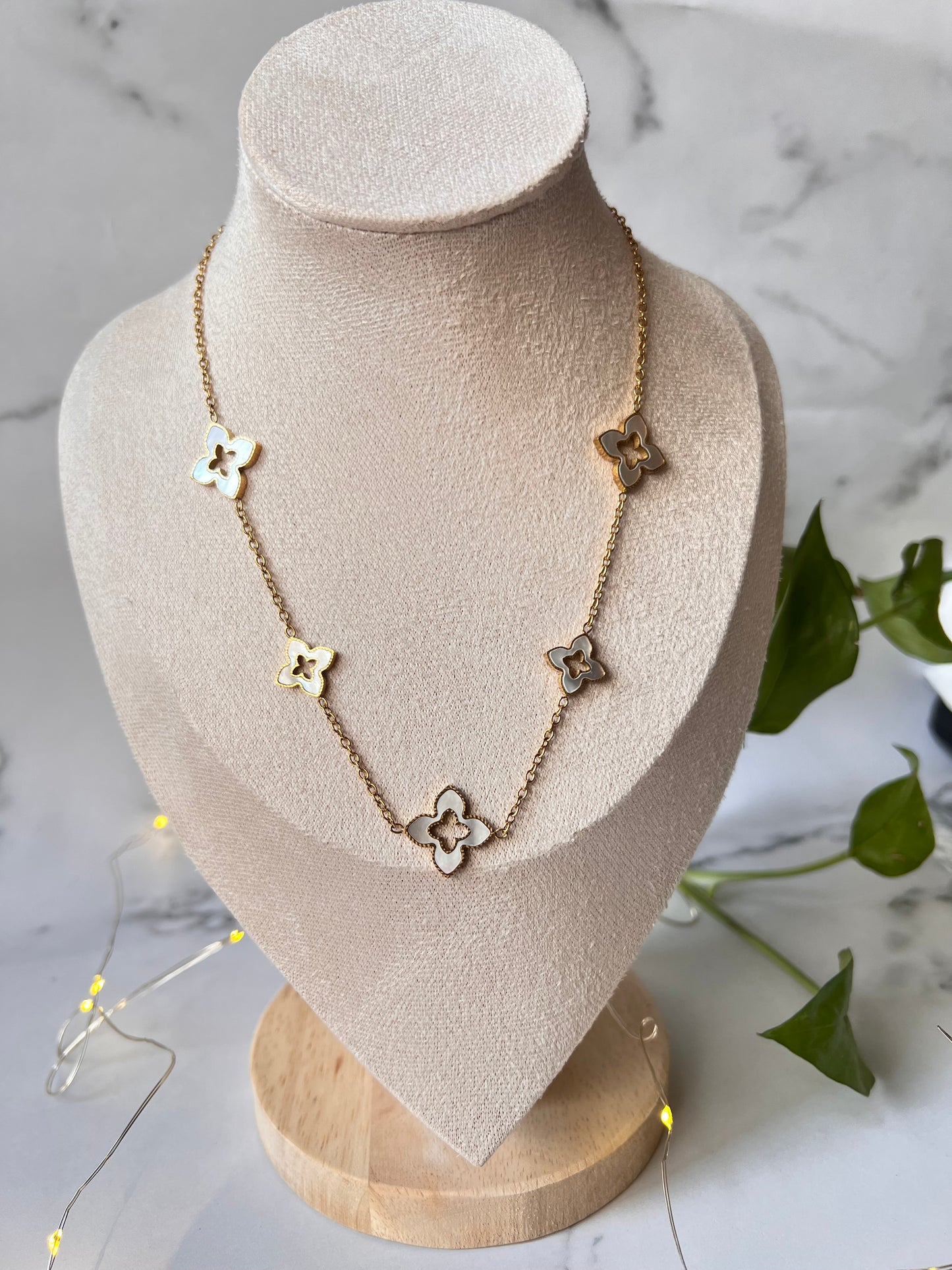 Clover MOP necklace