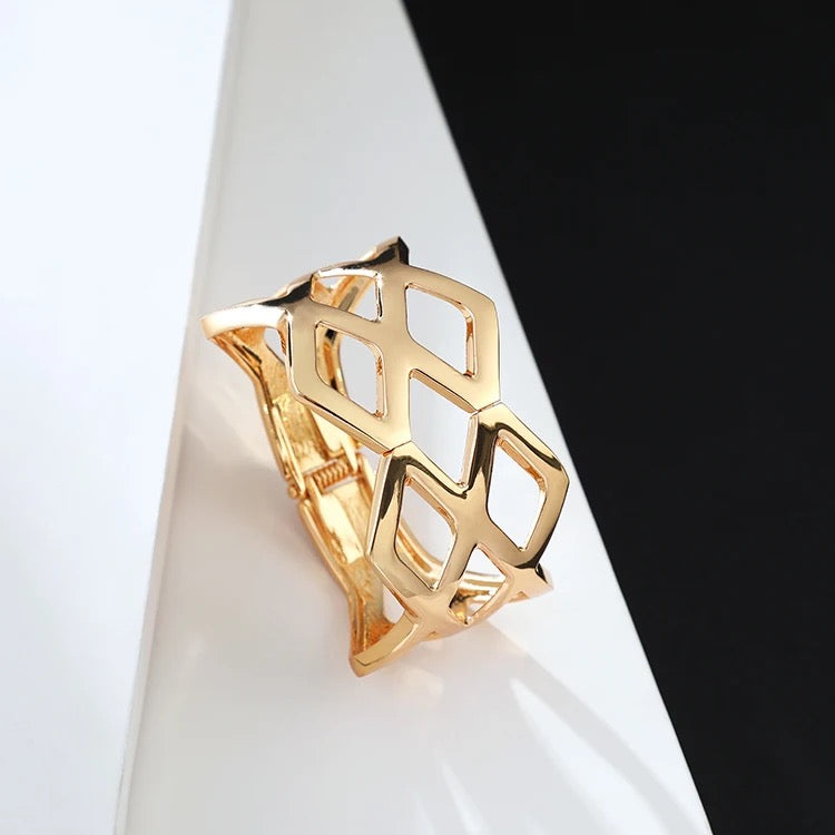 Guts Cuff