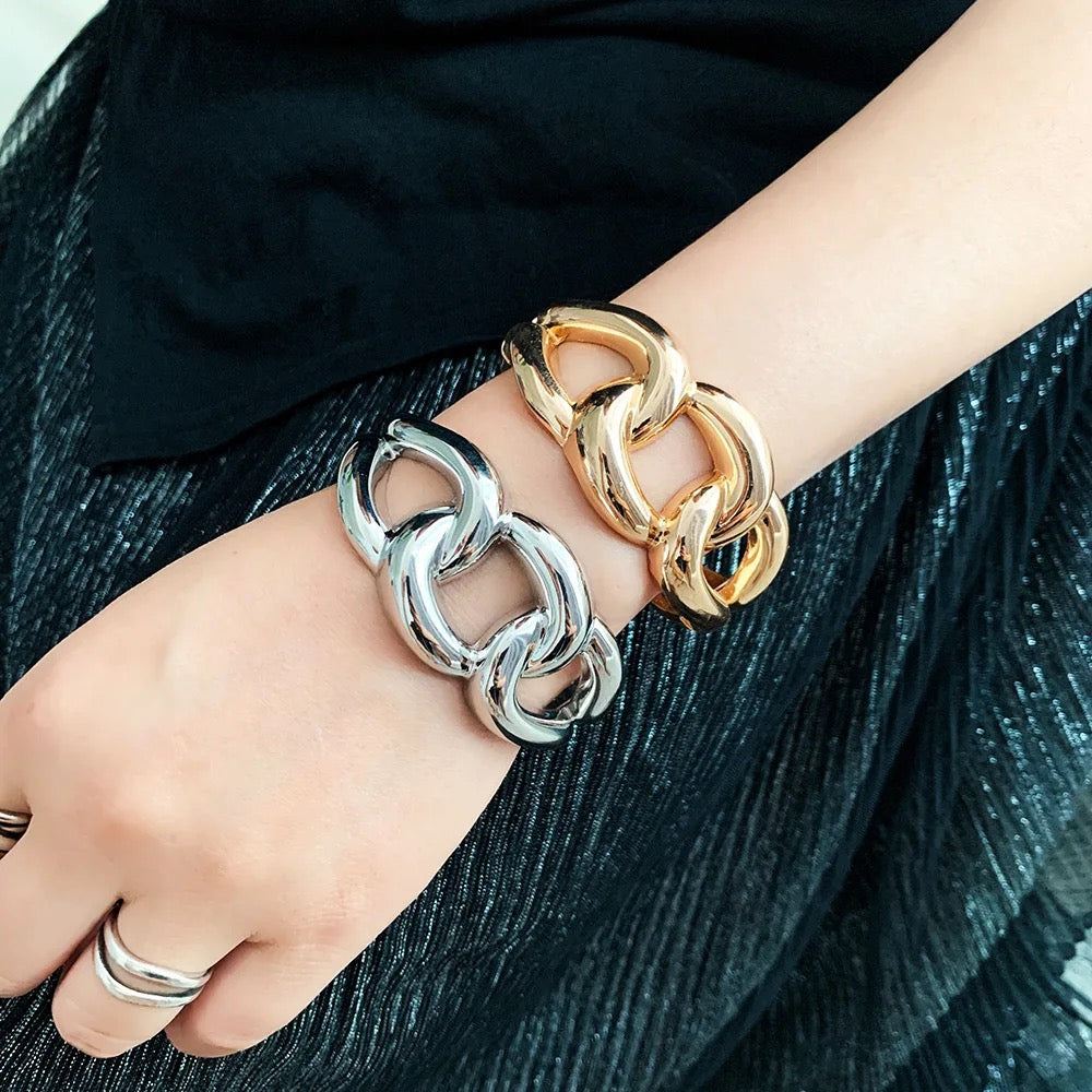 Della Cuff - Golden
