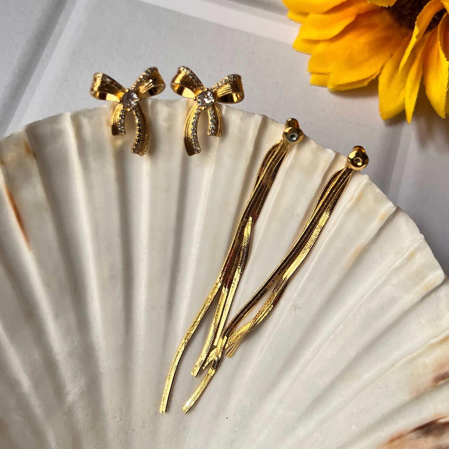 Femme Bow Danglers