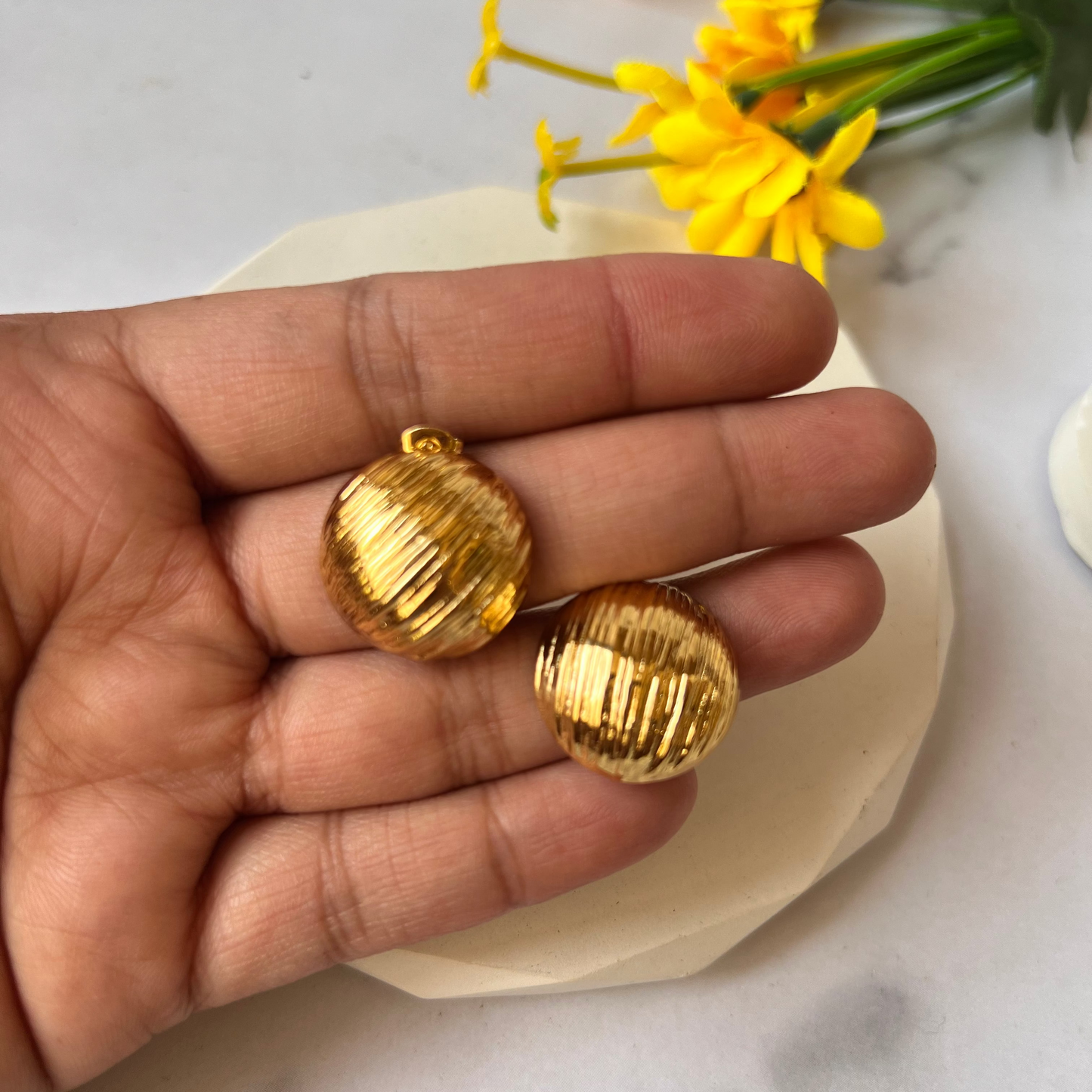 Mini Golden Studs