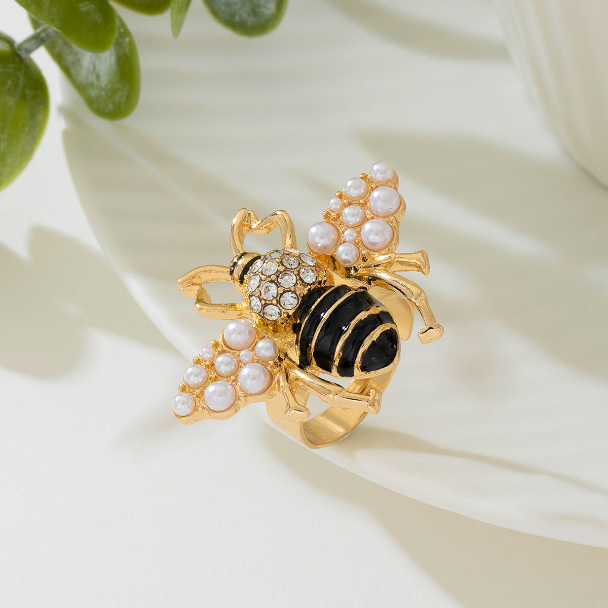 Buzzy Bee Ring