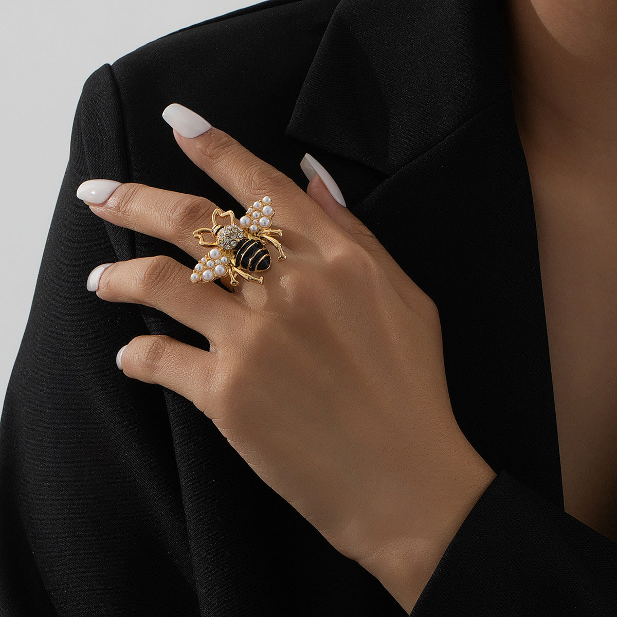 Buzzy Bee Ring