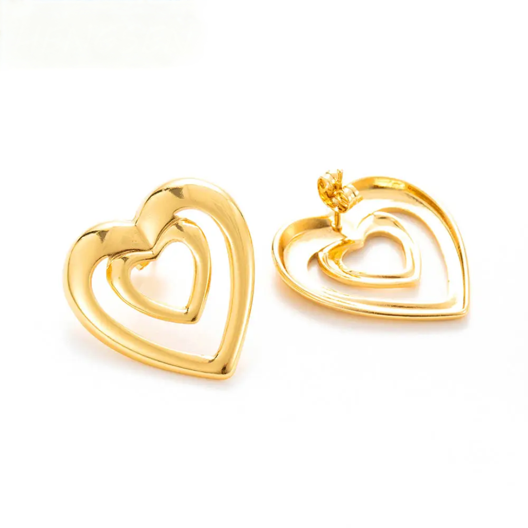 Hola Heart Studs
