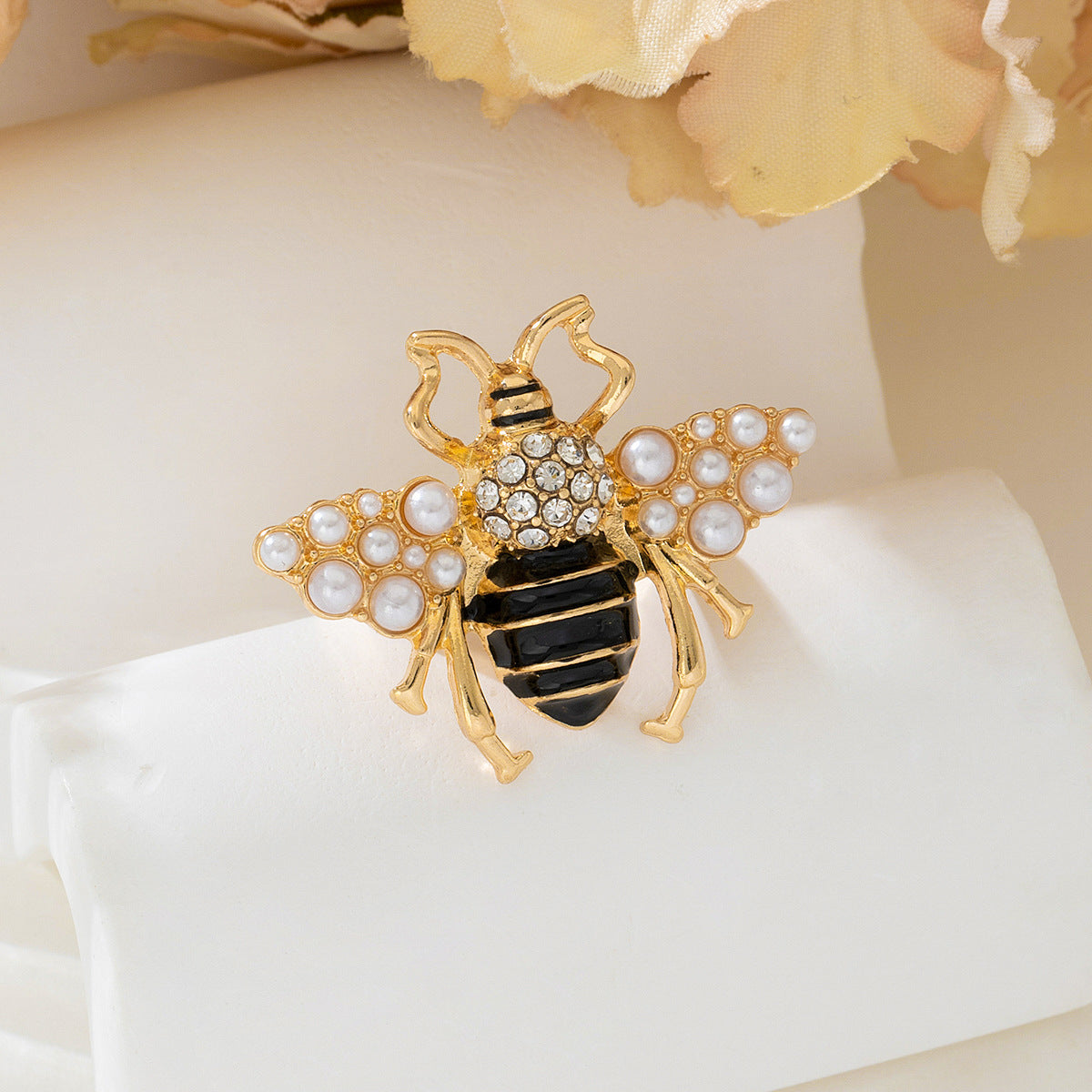 Buzzy Bee Ring