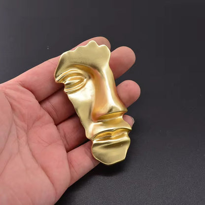 Chehra Brooch