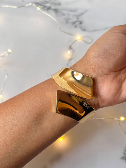 Krisp Hand Cuff