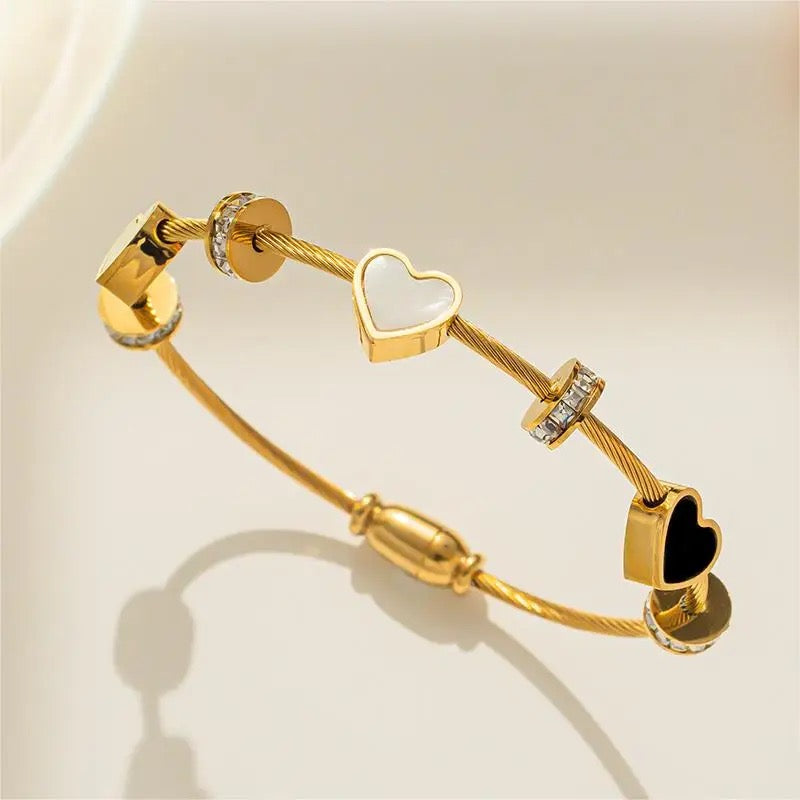 Shelly Heart Bracelet