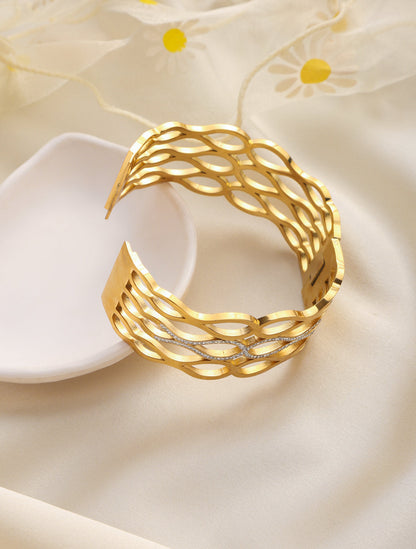Wave Hand Cuff