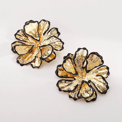 Noina Studs