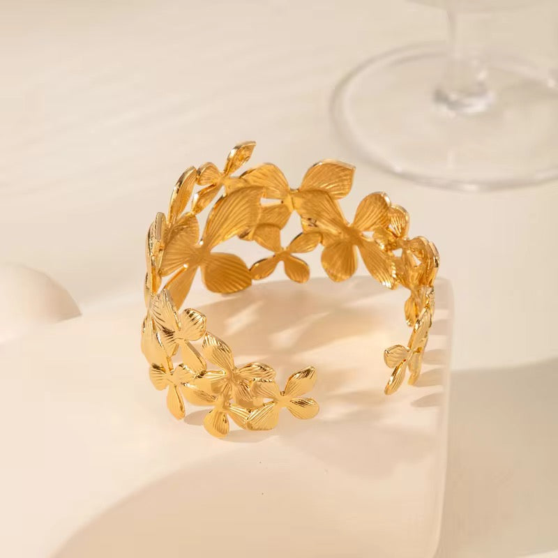 Lily Bloom Handcuff