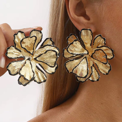 Noina Studs