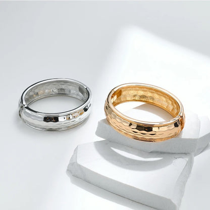 Maze cuff