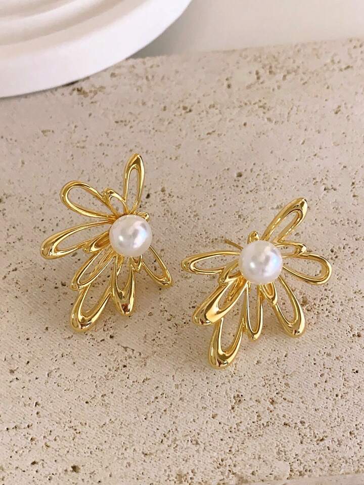 Lotus studs