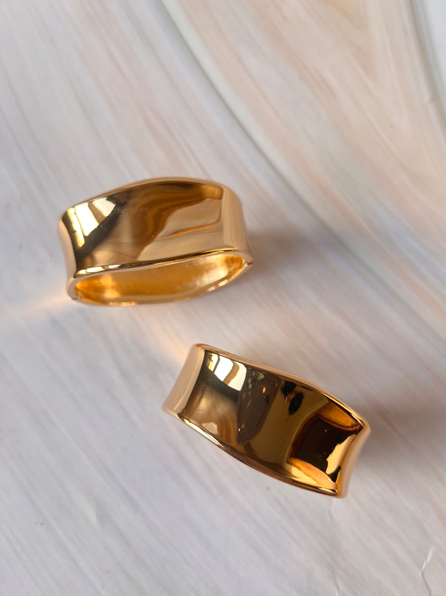 Timid Cuff