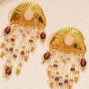 Delna Studs