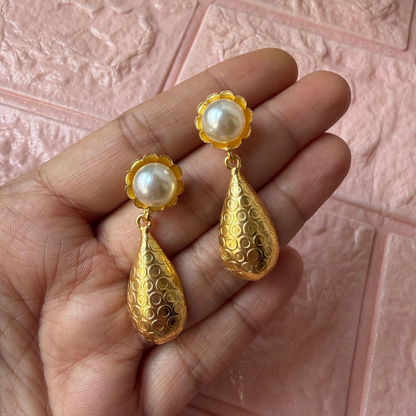 Drop Pearl earrings