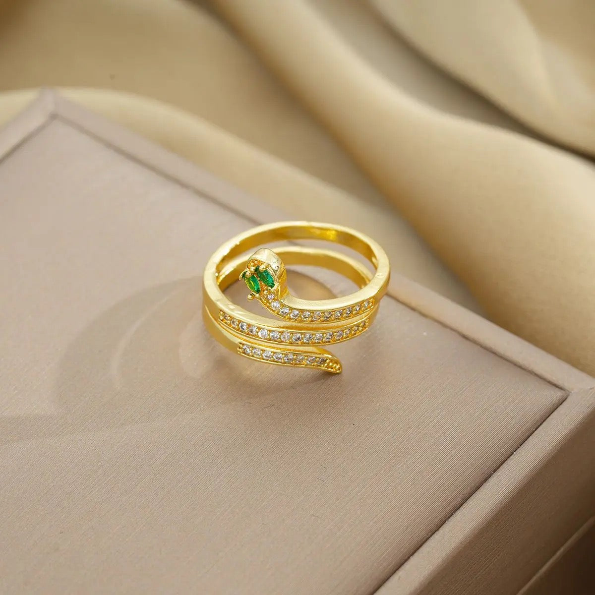 Serpentine Ring - Golden