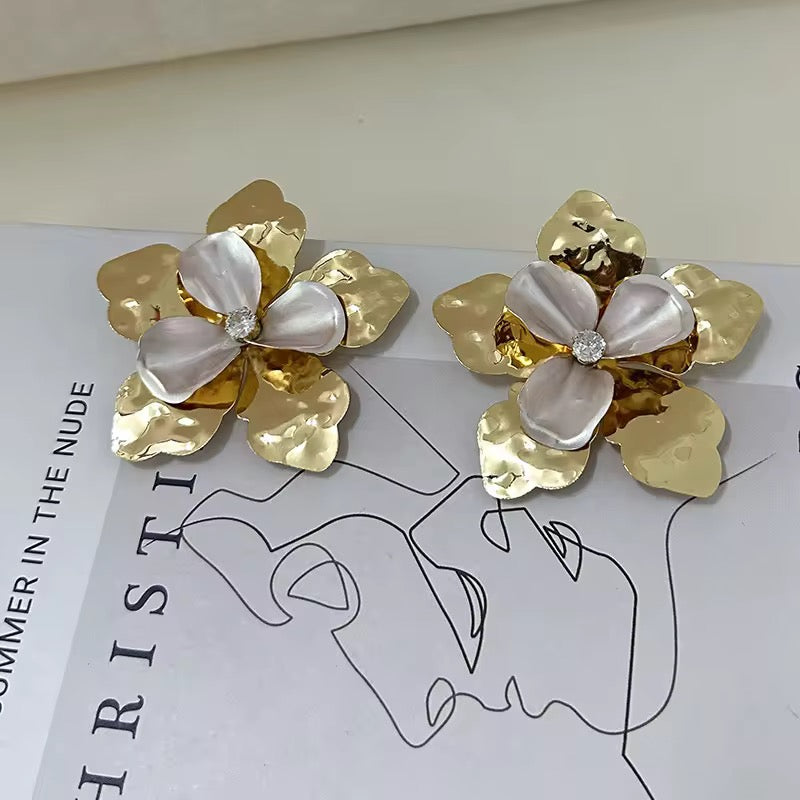 Daisy Studs