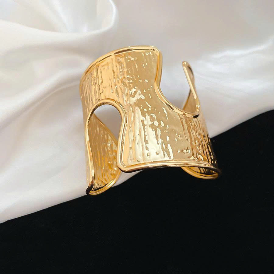 Paradox Cuff