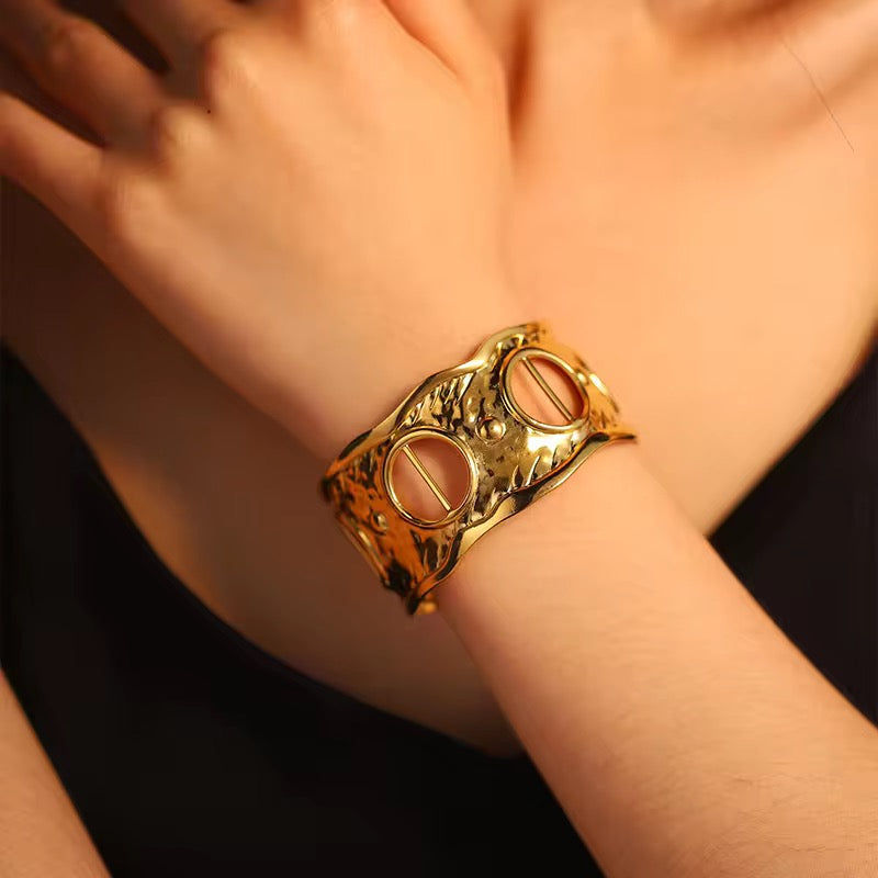 Muze Cuff