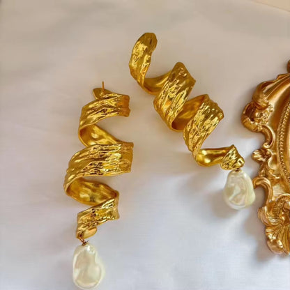 Prive Danglers