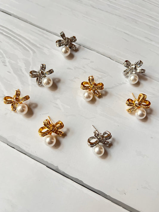 Mona Pearl Bow Studs