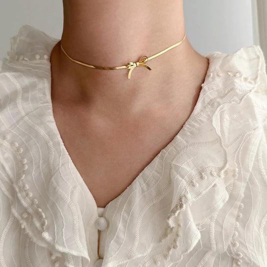 Pretty Bow Necklace