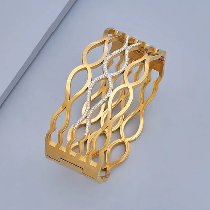 Wave Hand Cuff