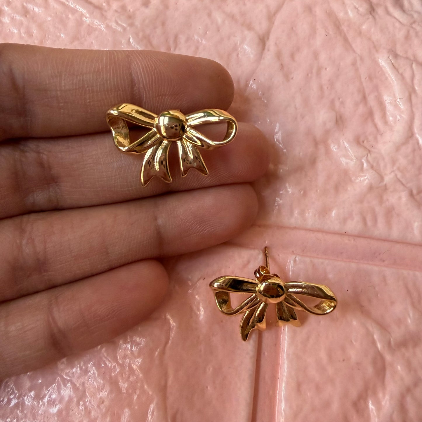 Button Bow studs