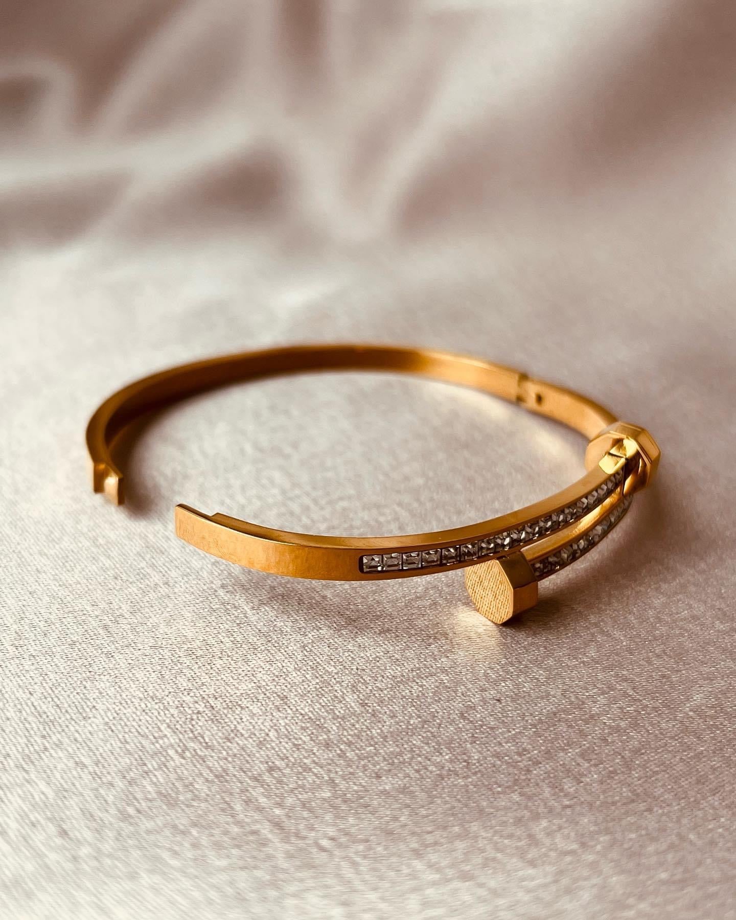 Bumbell Bracelet