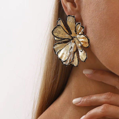 Noina Studs