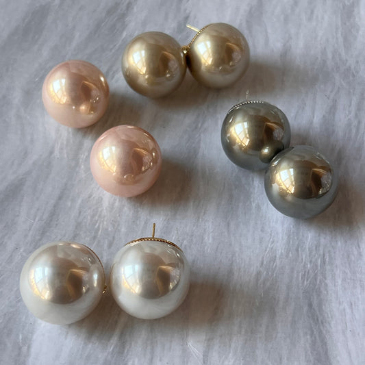 Pearl studs - 25mm