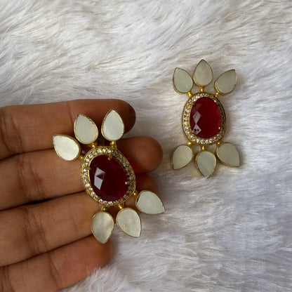 Dona Studs
