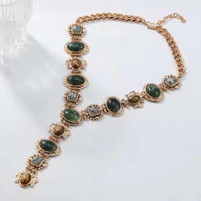 Heritage Queen Necklace