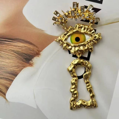 Bella Brooch