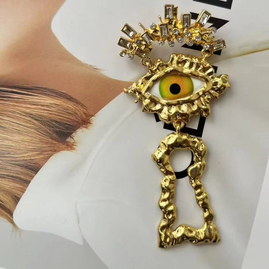Bella Brooch